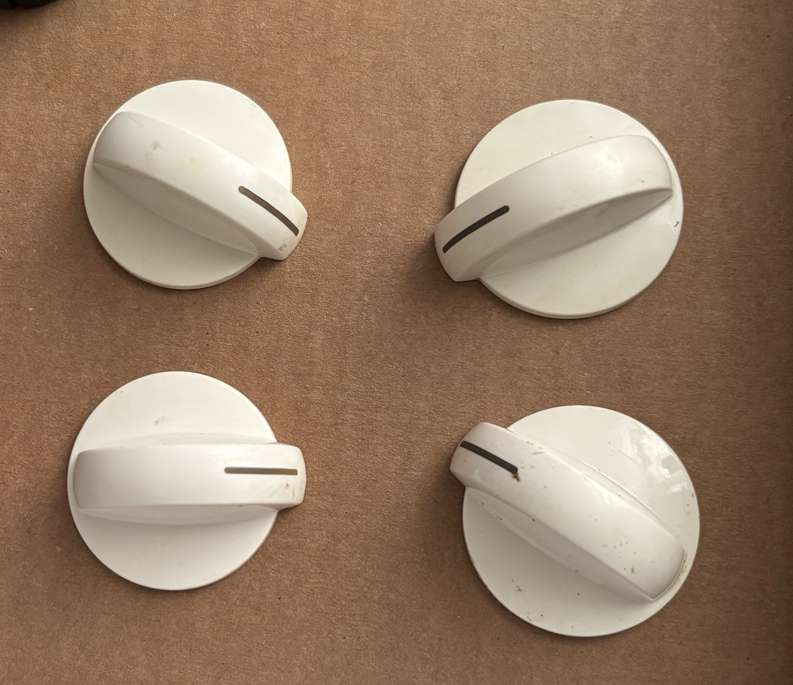 (Off-White) OEM Frigidaire Range Control Knob - Lot of 4 Part # 316223003 gallery