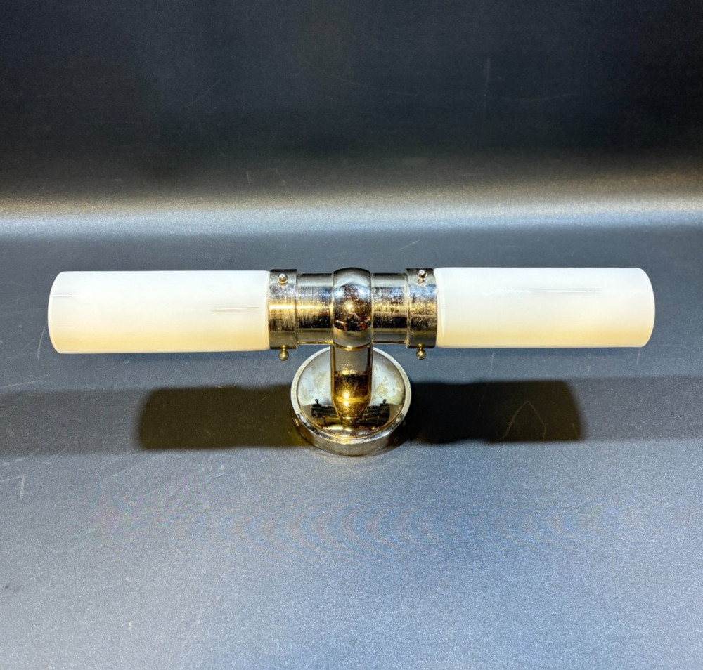 Visual Comfort Thomas O’Brien, Graydon Double Bath Light - 19 inches Long