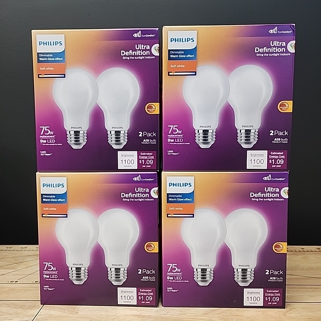 Philips Ultra Definition Warm Glow 75W Equivalent Soft White A19 Medium LED gallery