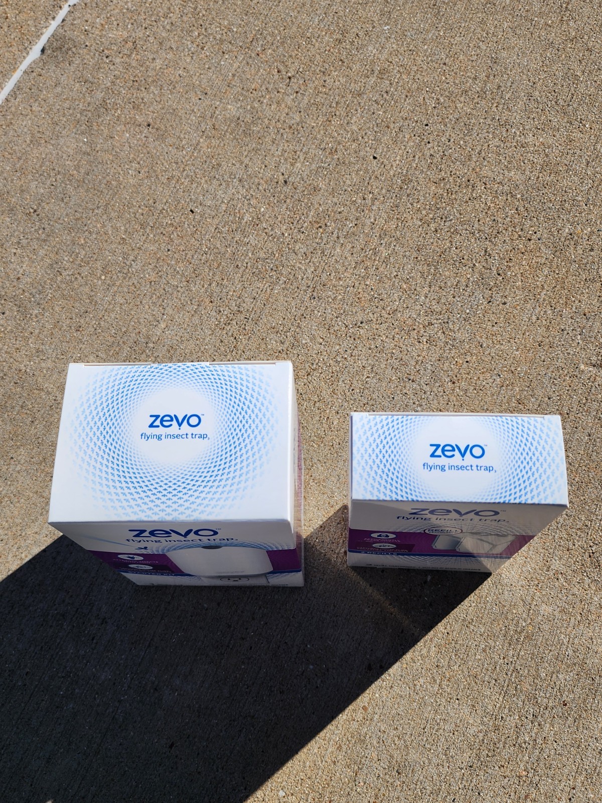 Zevo Flying Insect Trap 1 Device & 1 Box Of 2 New Refills NEW gallery
