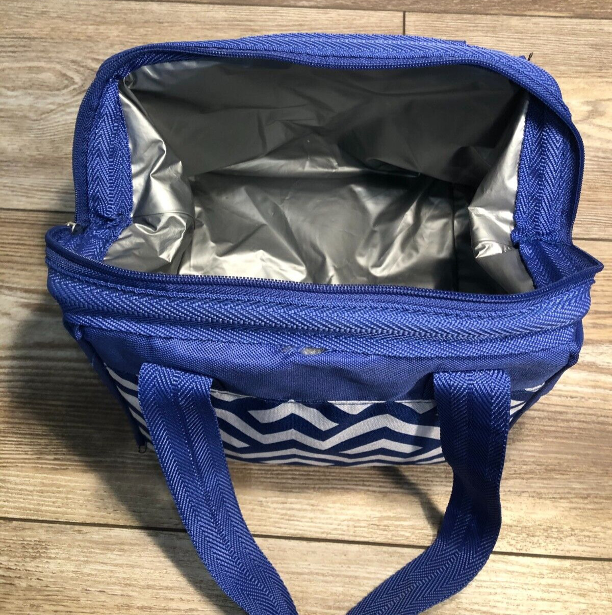 IGLOO COOLER 12 CAN CAPACITY BLUE COLLAPSIBLE USED GOLF CAMPING HIKING BIKING gallery