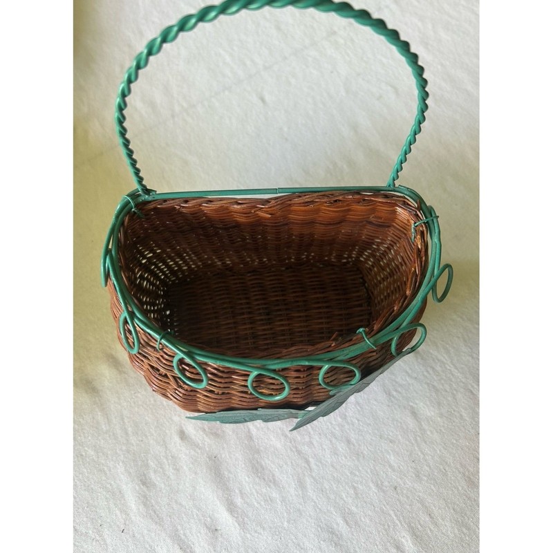Wall Hanging Display Basket Bundle Lot Wicker Green Metal Detail Leaf Vintage gallery