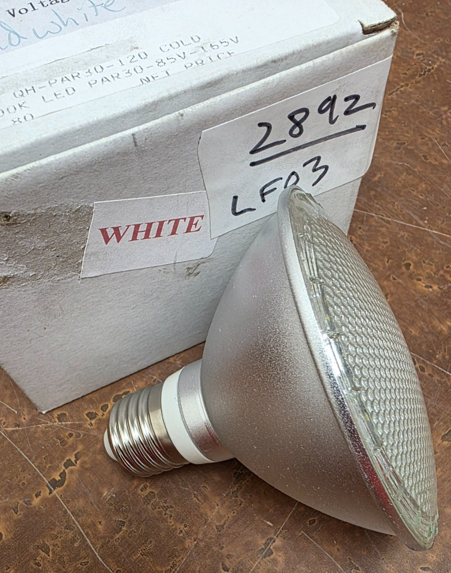 NIB! PAR30 Short Neck LED Lamp Flood Light 85V-165V ColdWhite 6000K~6500K gallery