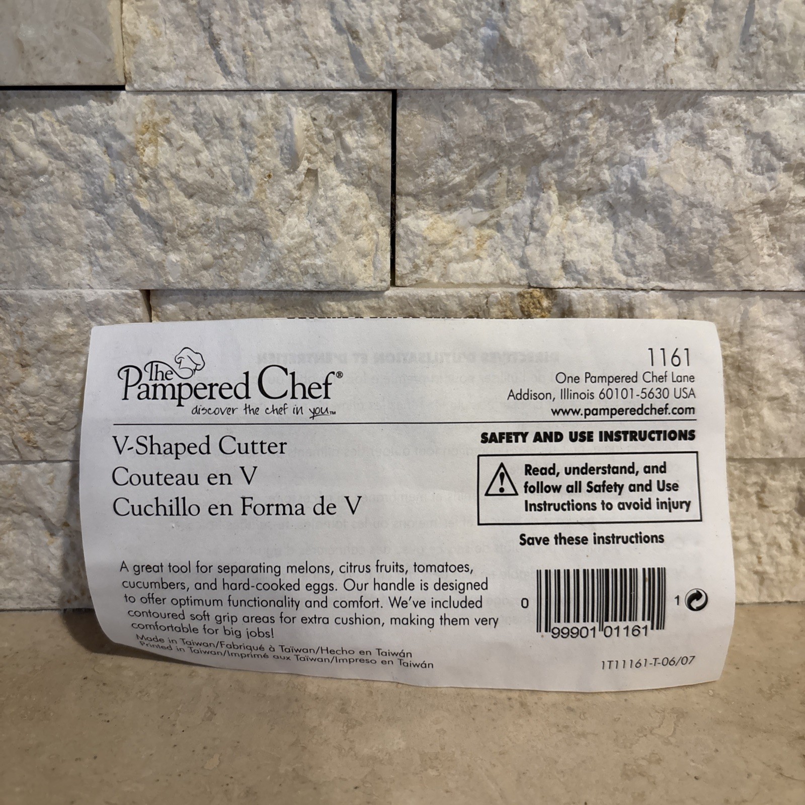 NEW Pampered Chef V-Shaped Cutter Retired - #1161, Melons, Fruit & More gallery