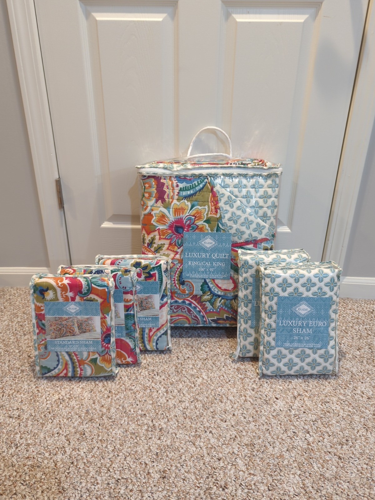 Reversible Quilt (King 106"x92") 1 Quilt and 5 Pillow Shams. Paisley, floral. gallery