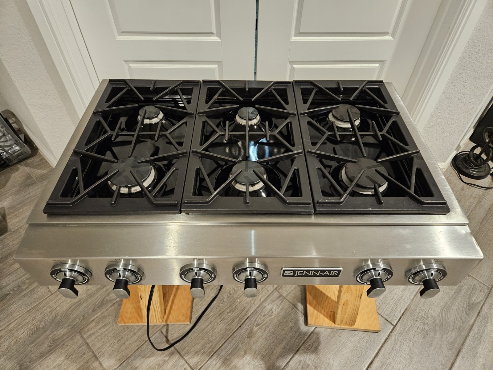 Jenn-Air 36" 6 Burner Cooktop Range Top JGCP636ADP Stainless Steel- Tested gallery