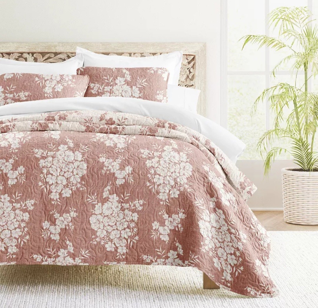 ienjoy Distressed Bouquet Reversible KING Quilt Set Bedspread - Kaycie Gray gallery