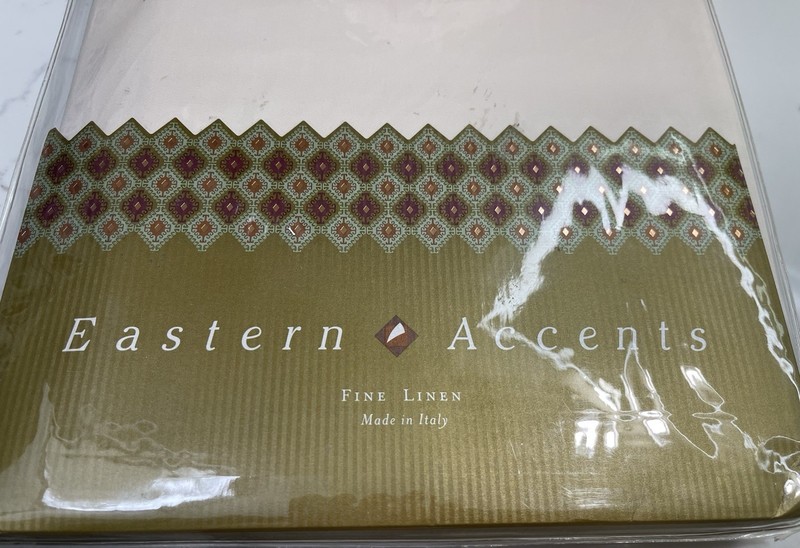 $760 Eastern Accents Italy NWT (2pc) Queen Fitted Flat 600TC Sateen Nectar 17” gallery