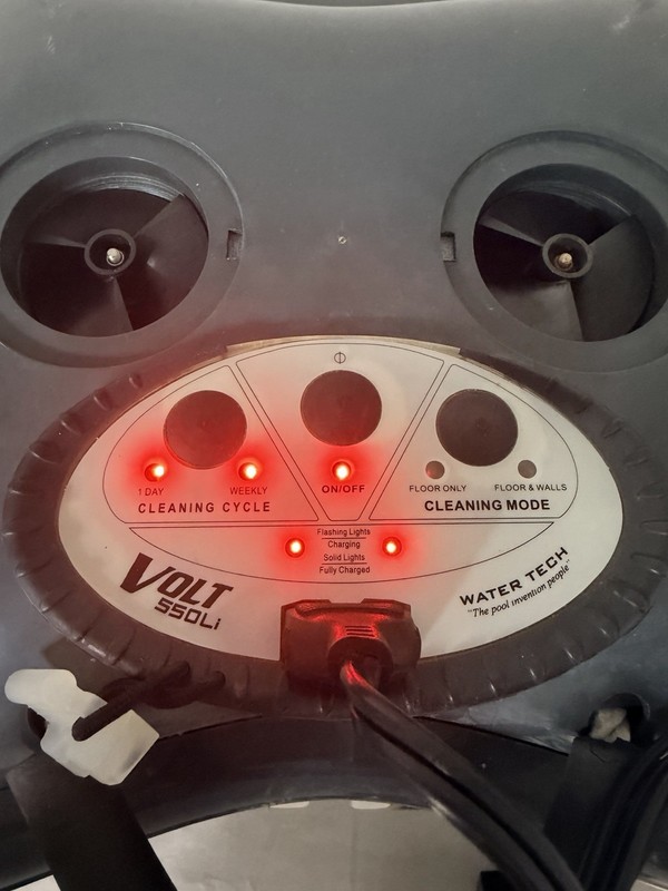 Water Tech Volt 550Li Cordless Robotic Pool Cleaner | Lithium | Tested & Working gallery