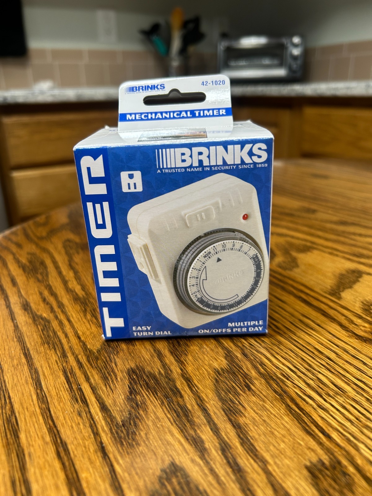 Two (2) Brinks 42-1020 Mechanical Timer Grounded Plug 120V For Indoor Use Only gallery