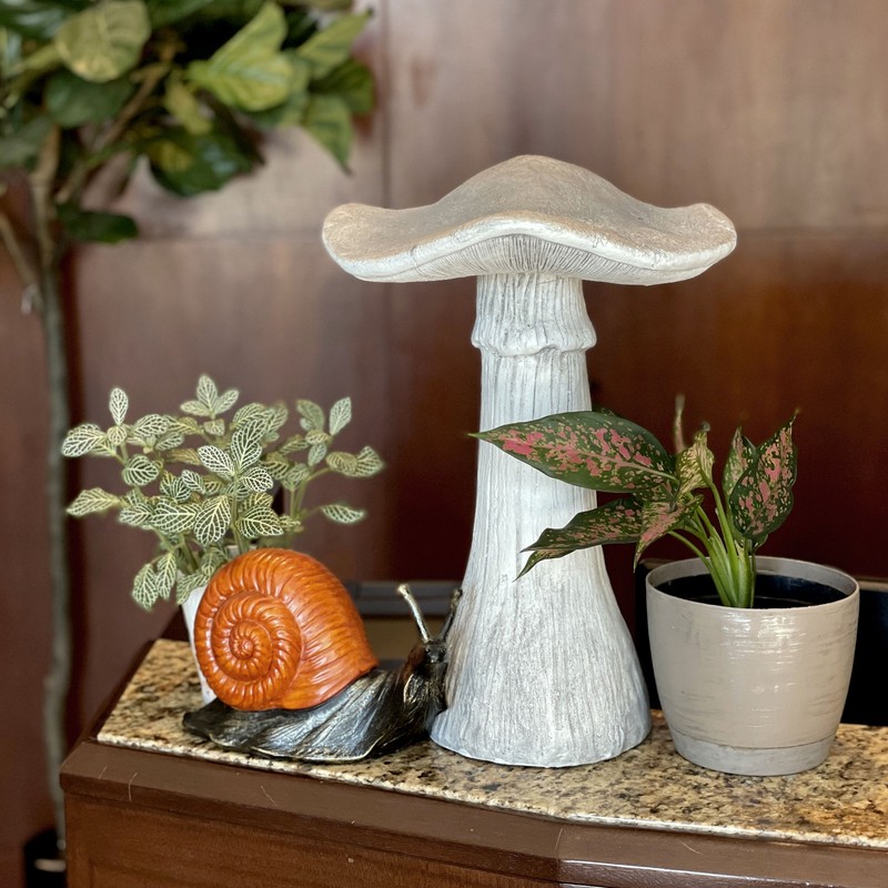 Scratch & Dent Mushroom Statue 17" High, Large Magnesium Oxide Garden Sculpture gallery