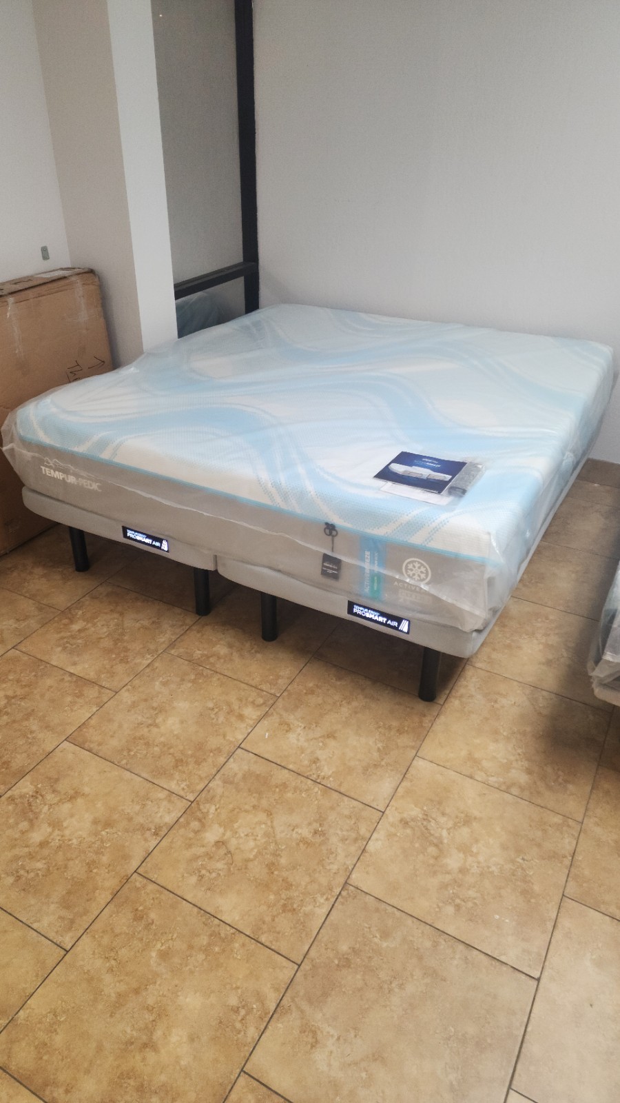 Tempurpedic ActiveBreeze Medium-Hybrid California King w/Base-NEW-MSRP $14,197 gallery