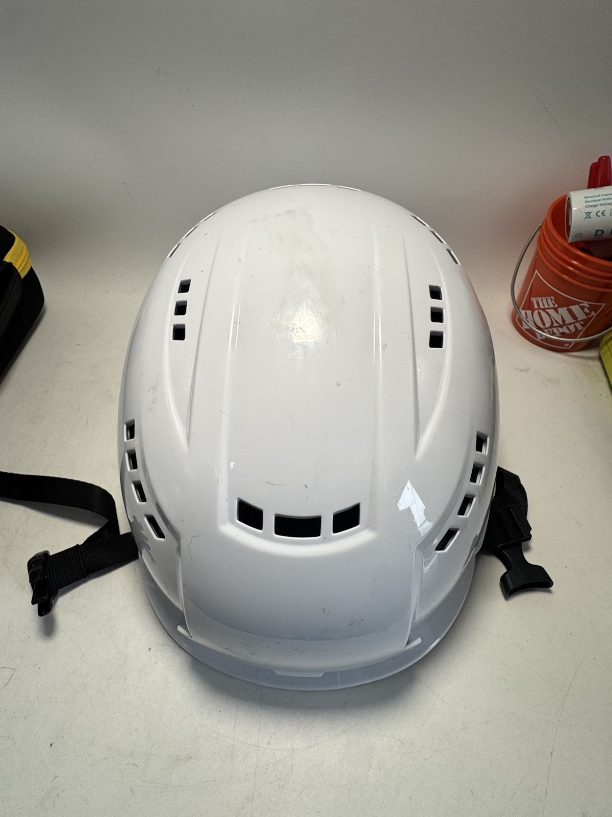 Milwaukee Vented Safety Helmet - White (48-73-1300) - Pre-owned gallery