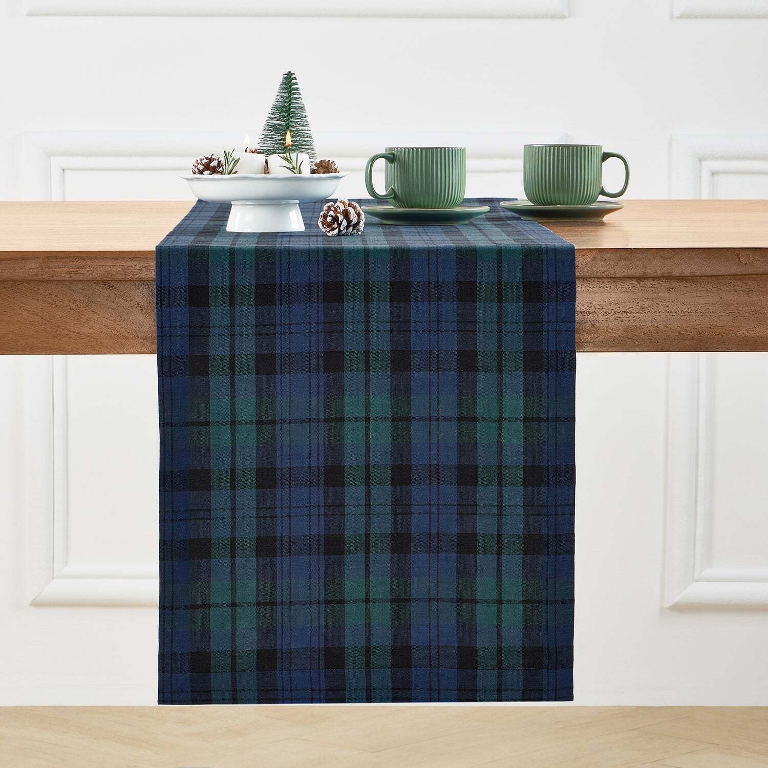 Solino Home 100% Pure Linen Table Runner | Blackwatch Plaid gallery