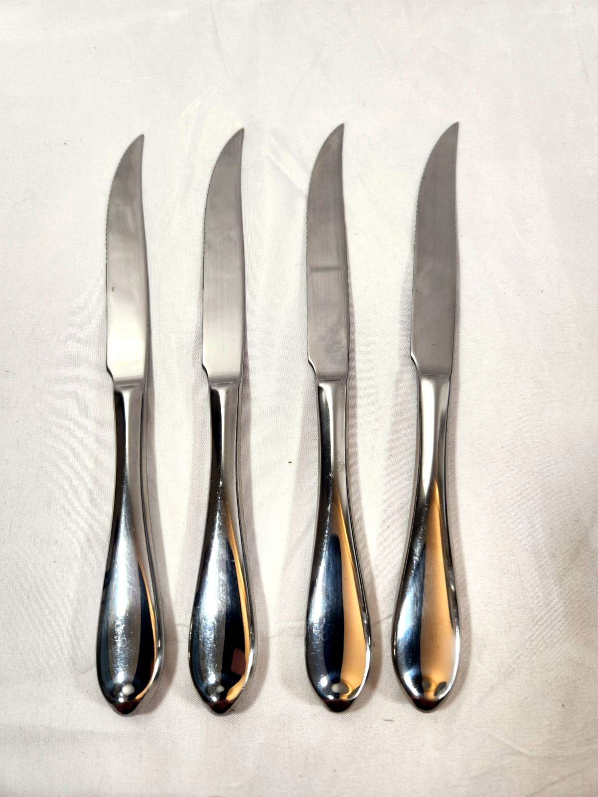 Gorham Studio Steak Knives 4-pc Serving Set Thailand Stainless Steel 18/10 Gloss gallery