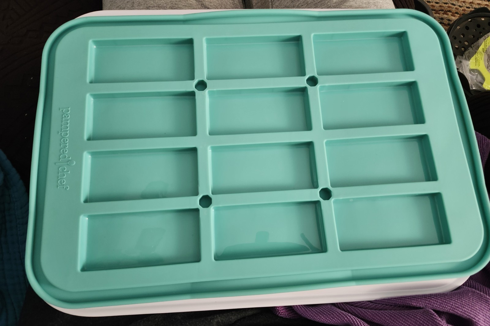 Pampered Chef Snack Bar Maker 15x10” Silicone Pan W Lid gallery
