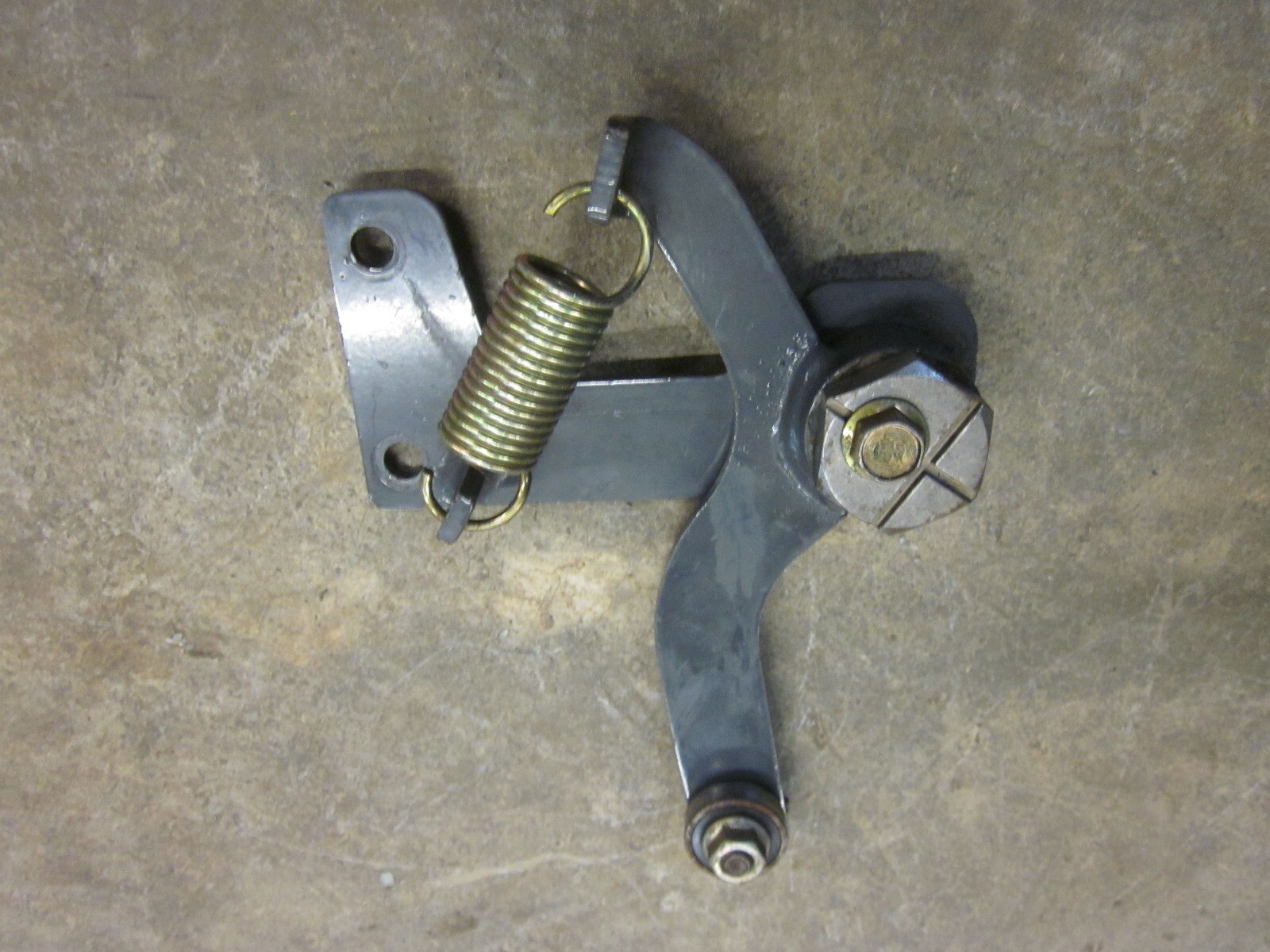 Kubota G2160 Diesel Tractor Mower Transmission Neutral Arm Bracket K1310-36160 gallery