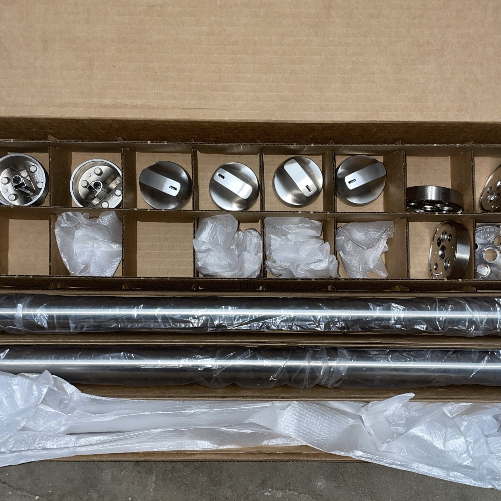 GE CAFE STAINLESS STEEL HANDLE & KNOB KIT CXFCGHKPMSS gallery