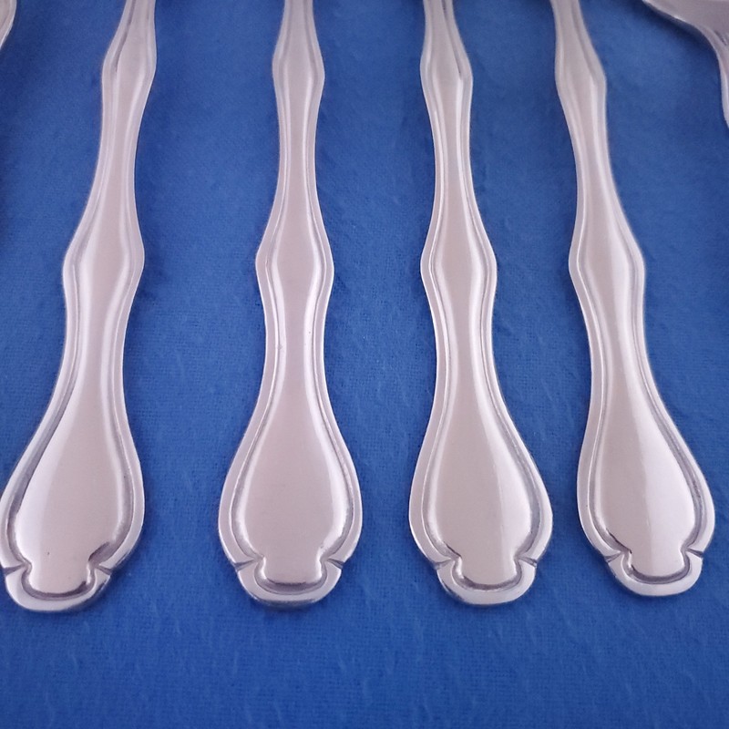Hampton Unknown Pattern (4) Dinner Forks, (4) Salad Forks & (3) Soup Spoons gallery