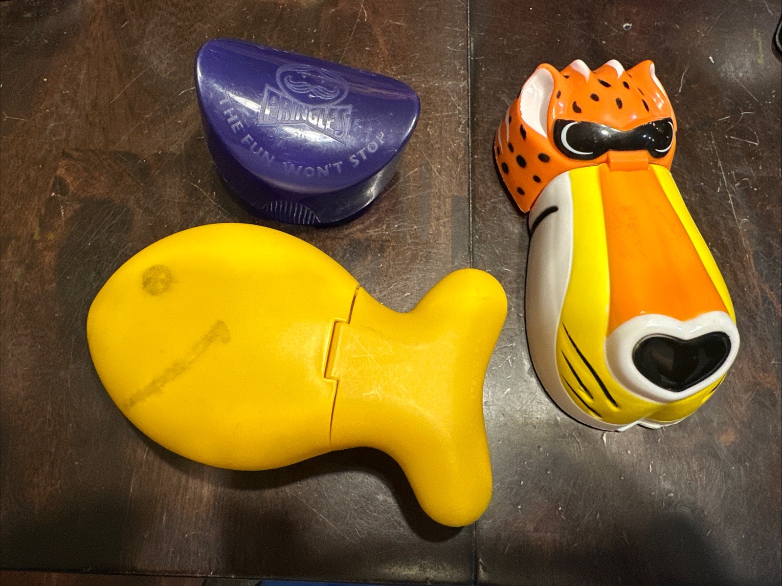 VTG Pringles Chip, Goldfish & Cheetos Holder Snack Container Travel Lunch Lot gallery