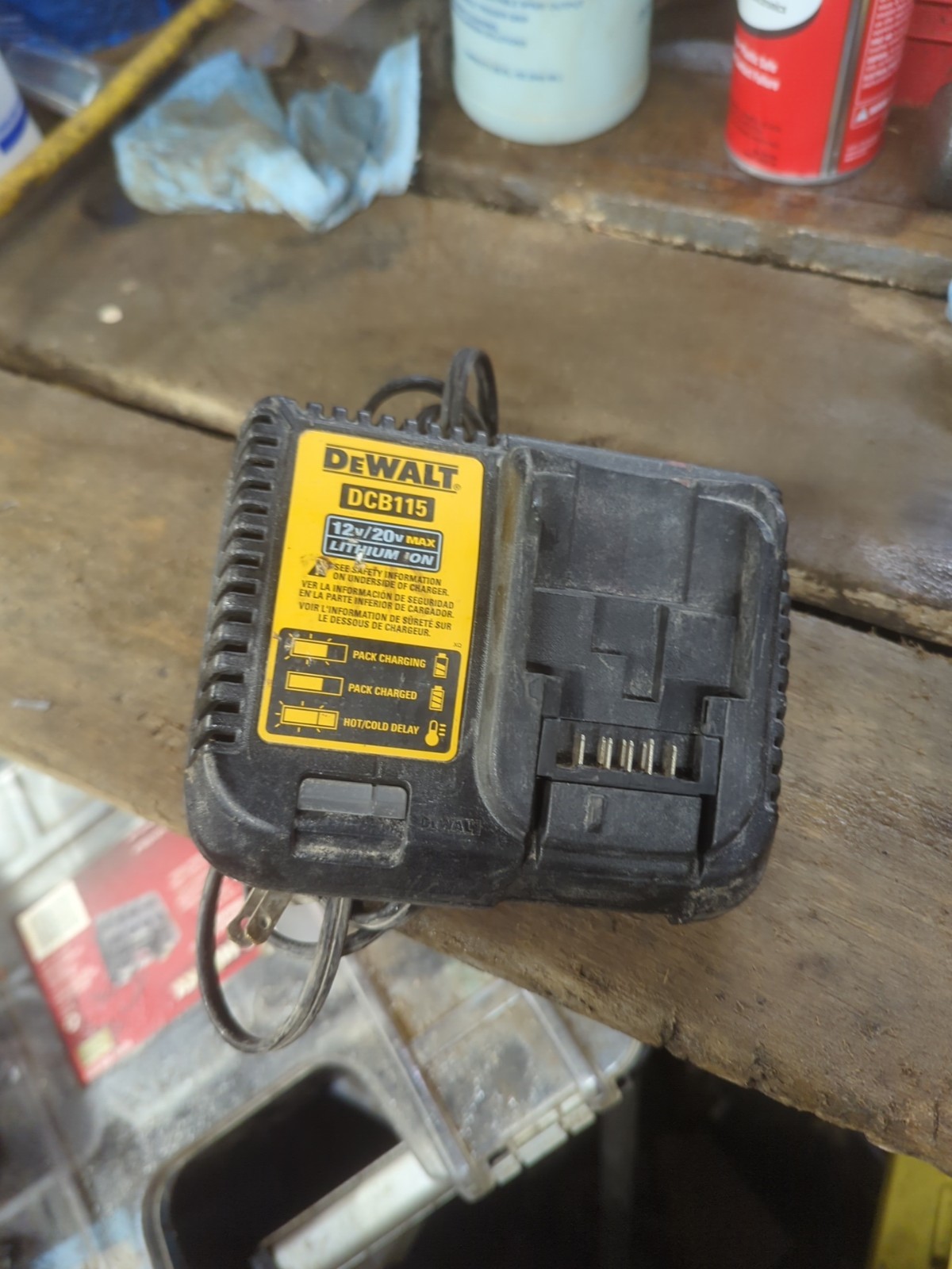 DEWALT DCB115 20 V Lithium Ion Battery Charger gallery