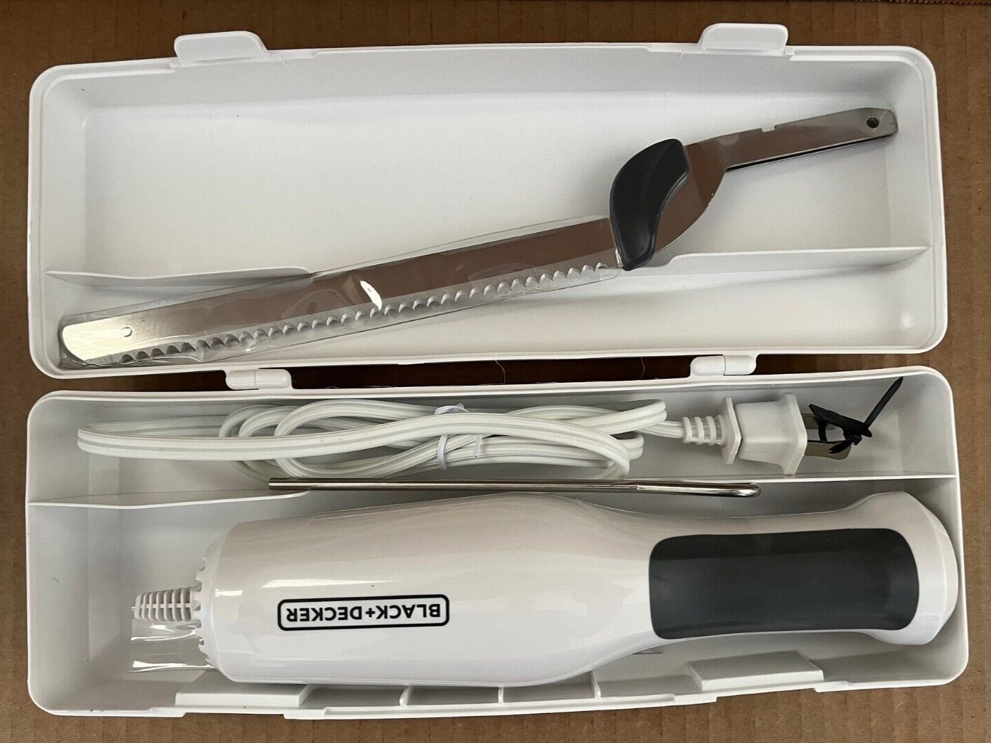 BLACK + DECKER 9-Inch Electric Carving Knife Black EK500W (Mfg. Error-Rare) gallery