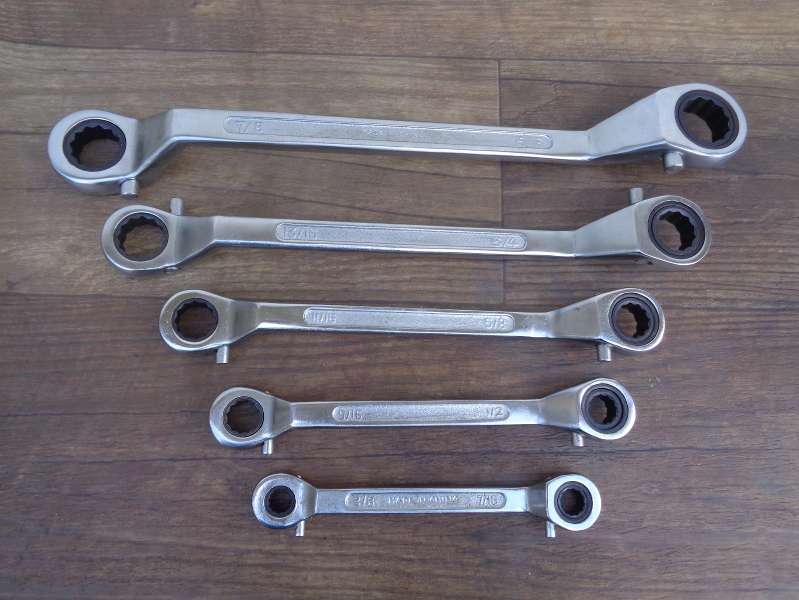 Offset Double Box End Reversible Ratcheting Wrench Set - 5 Wrenches 3/8 - 15/16 gallery
