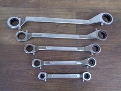 Offset Double Box End Reversible Ratcheting Wrench Set – 5 Wrenches 3/8 – 15/16