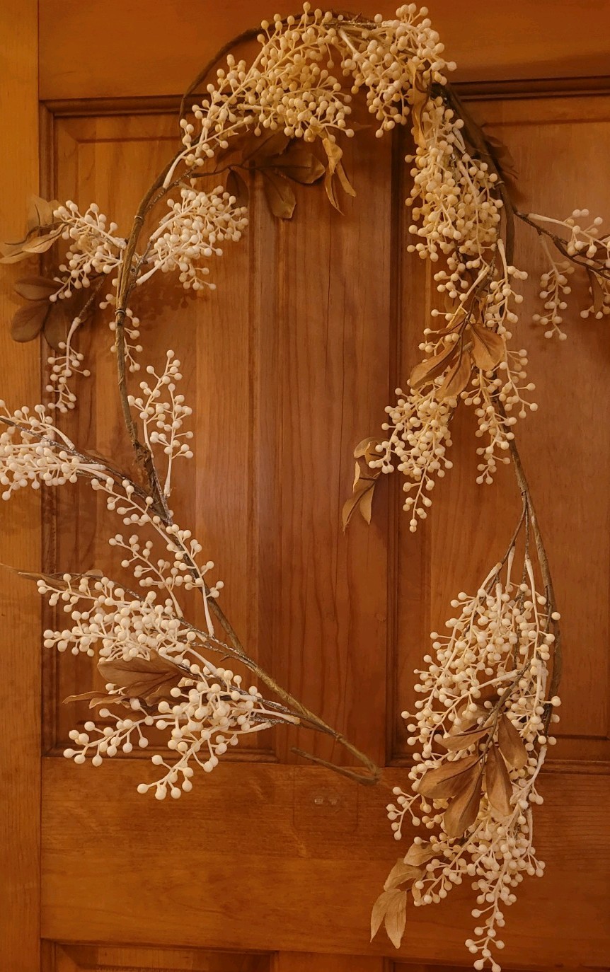 Decorative Cream Berry & Leaf Garland 6ft. 3inch wide (Indoor Only) gallery