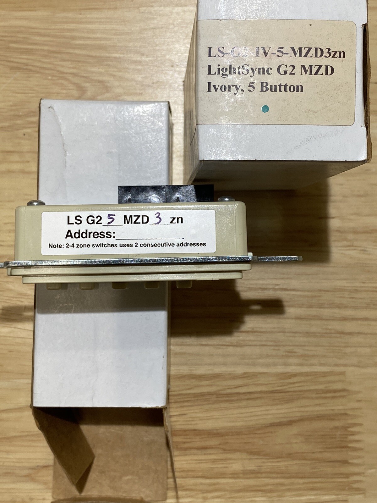 ILC Light Sync Control Devices G2 Ivory 5 Button Push Switch LS-G2-IV-5-MZG3zn  gallery