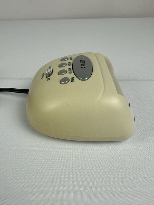 Advance Alarm Clock Model 3139 with Battery Backup 9v - AC120v/60hz 5-Watts gallery