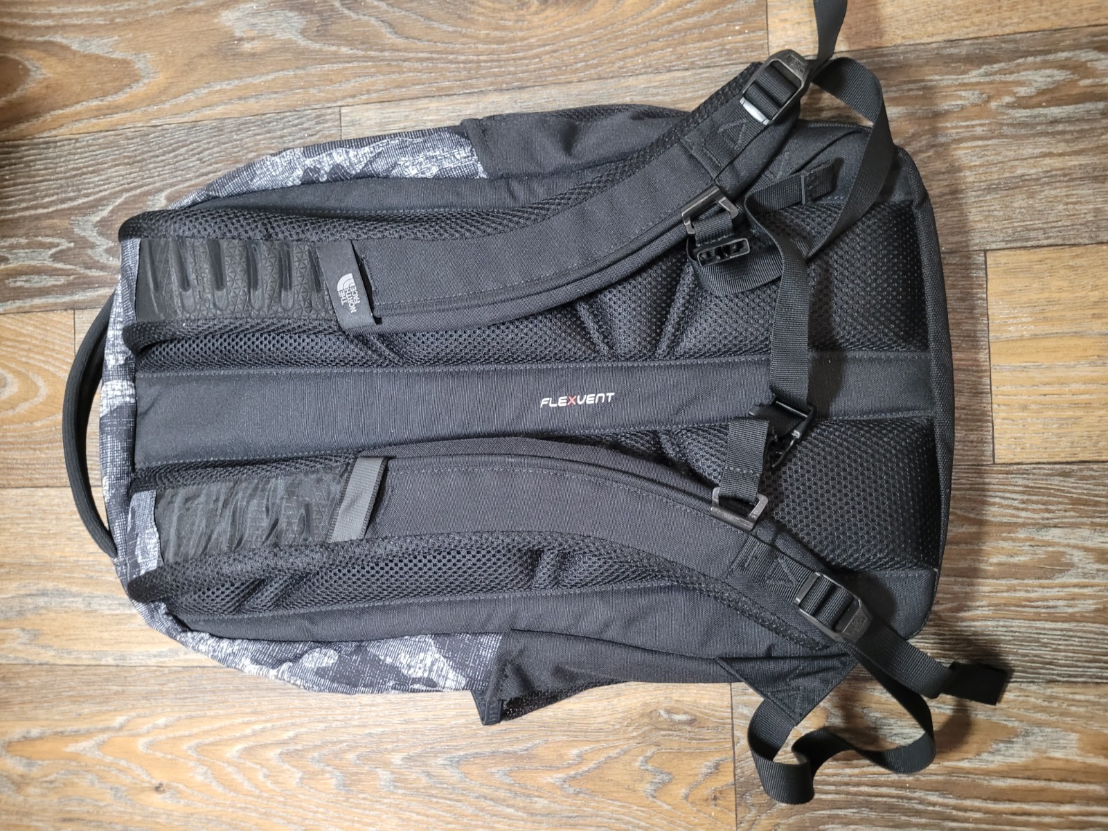 The Northface Vault Backpack Black Camo Flexvent 2