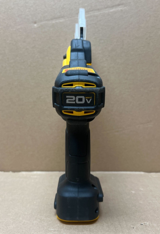 [Used] (DCPR320B) DeWalt 20V MAX* 1-1/2 in. Cordless Pruner (Tool Only) gallery