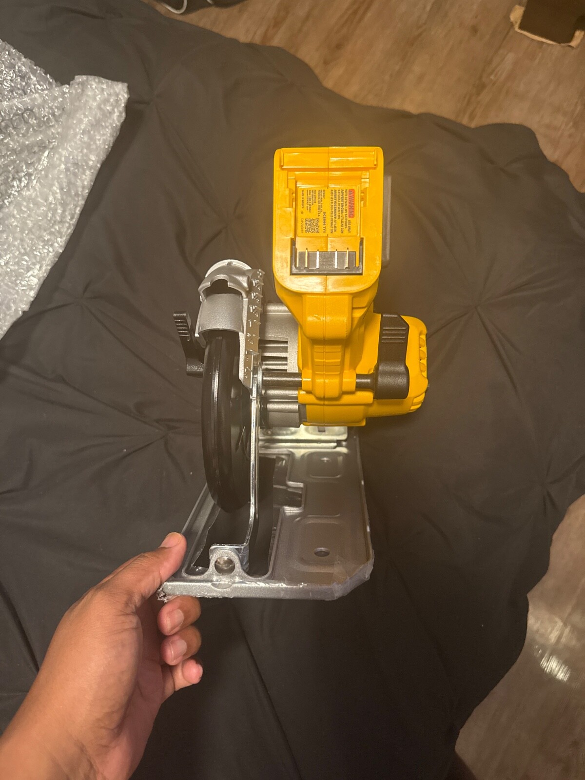 DEWALT 20V MAX Circular Saw, 6-1/2-Inch Blade, 460 MWO Engine, 0-50 Degree Bevel gallery