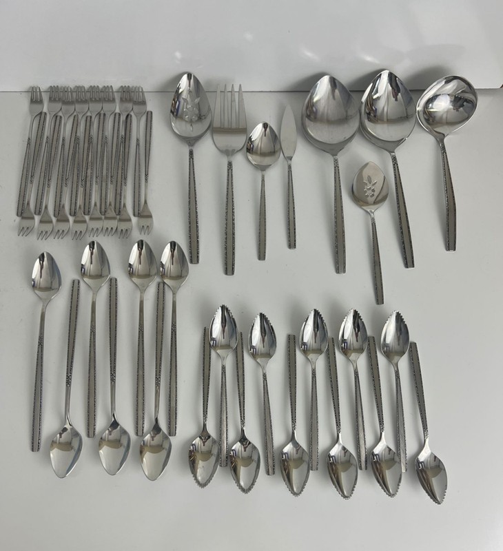 Oneida Community Stainless Flatware Via Roma Service for 8 87 Pieces gallery