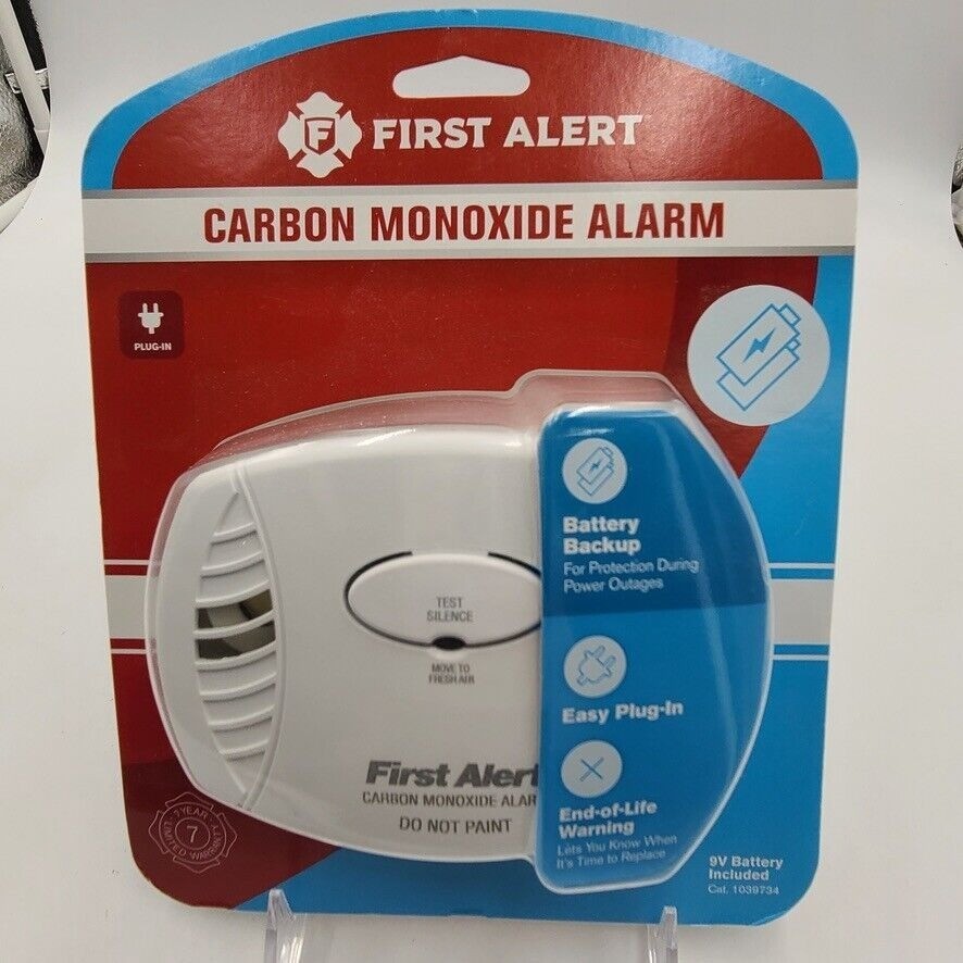 First Alert White Carbon Monoxide Alarm Cat 1039734 Plug-In Battery Backup New gallery