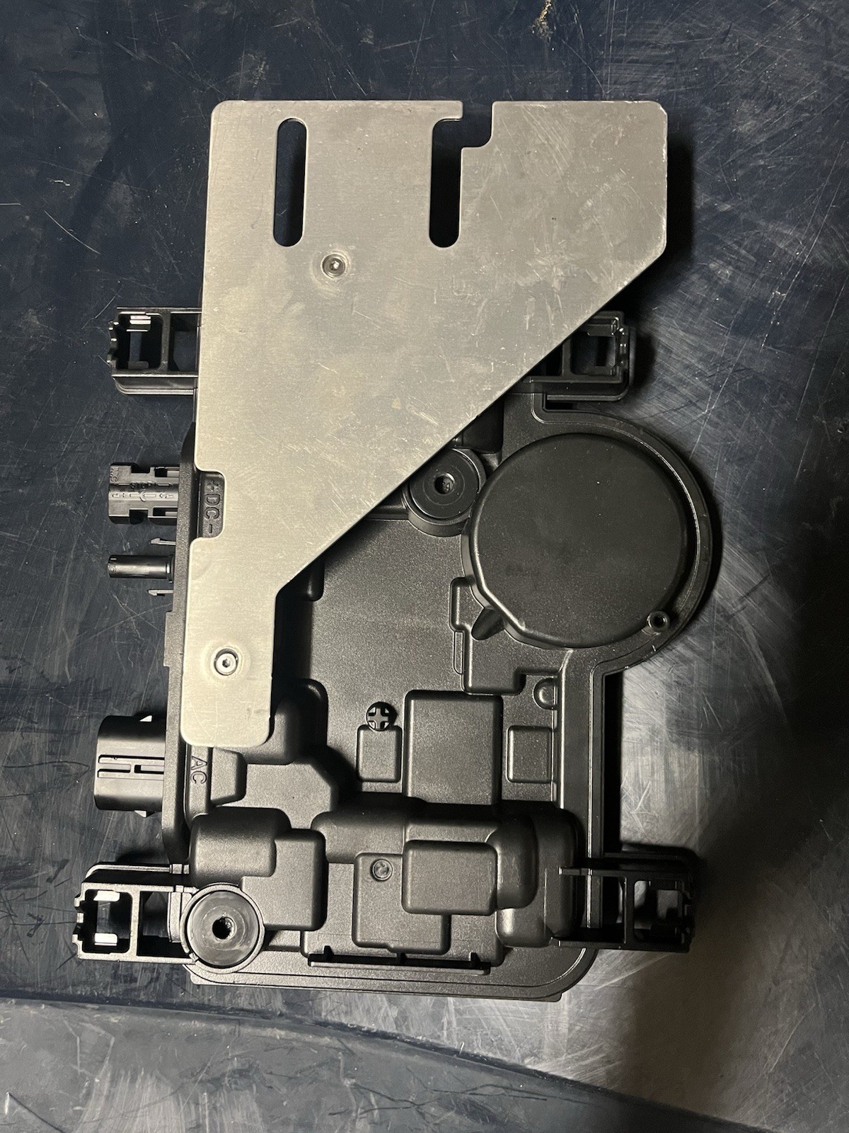 Enphase IQHC Microinverter (IQ8HC-72-M-DOM-US) MC4 Wire Connector gallery