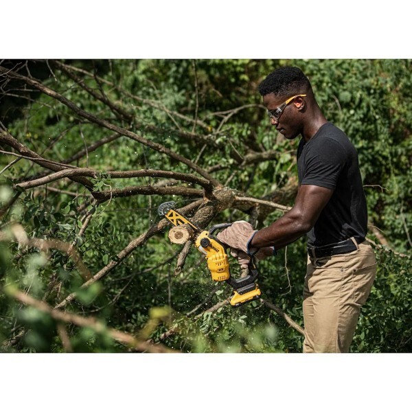 DEWALT CANADA 20V CORDLESS 8-inch Pruning Chainsaw (Tool Only) gallery