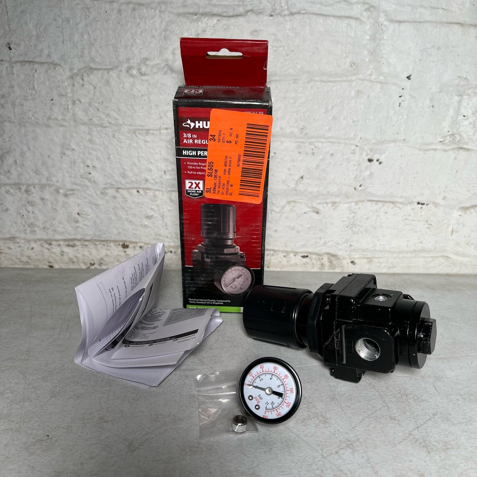 Husky 3/8 in. High Performance Air Regulator, 0-150 PSI 1003211355 gallery