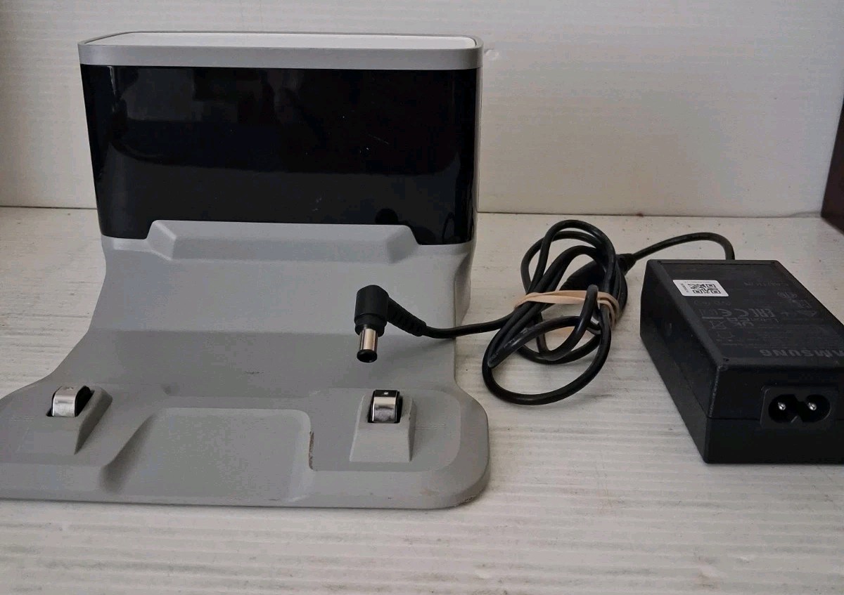 Samsung Jet Bot VCA-RDS80 Robotic Vacuum Cleaner Charging Station gallery