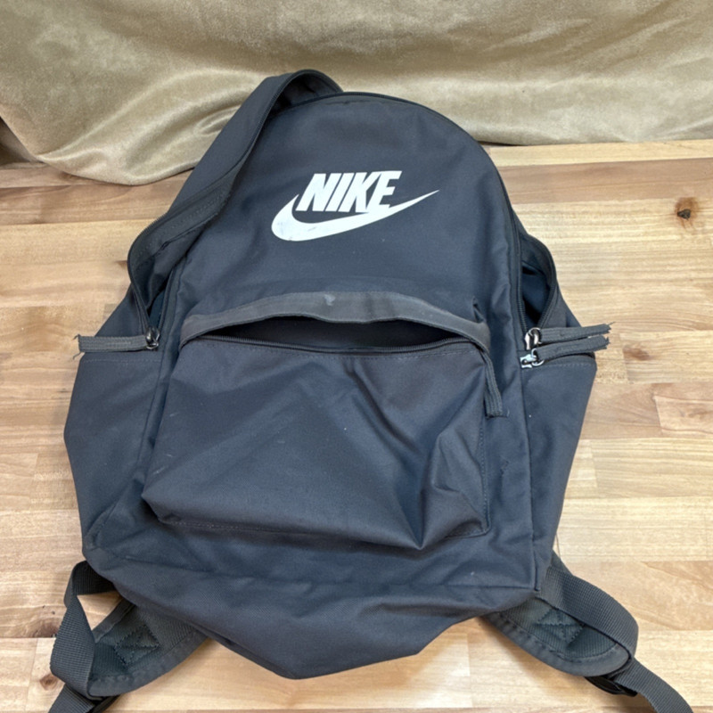 Nike Gray Hiking Backpack Zip Closure Padded Straps 3 Compartments