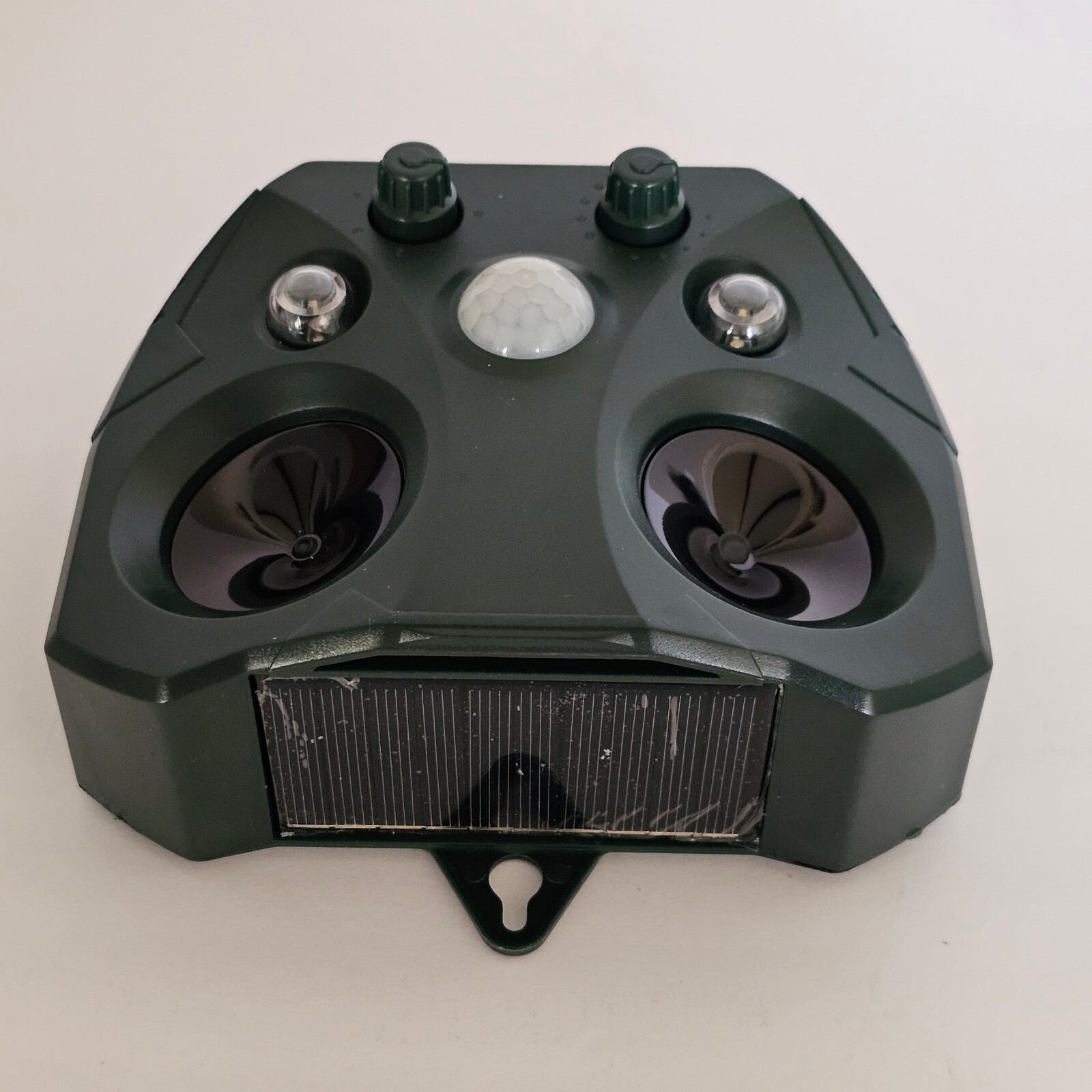 Solar Power Pest Animal Bird Repeller Repellent Garden Outdoor USA New gallery