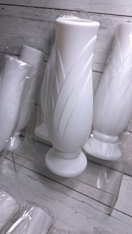10 Pack Composite Plastic Flower Vases Bulk White Small Boho Floral Vases for... gallery