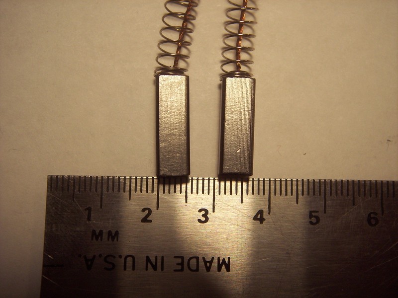 1-Set Replacement Motor Carbon Brush 17mm x 6mm x 6mm (5/8"x15/64"x15/64") gallery