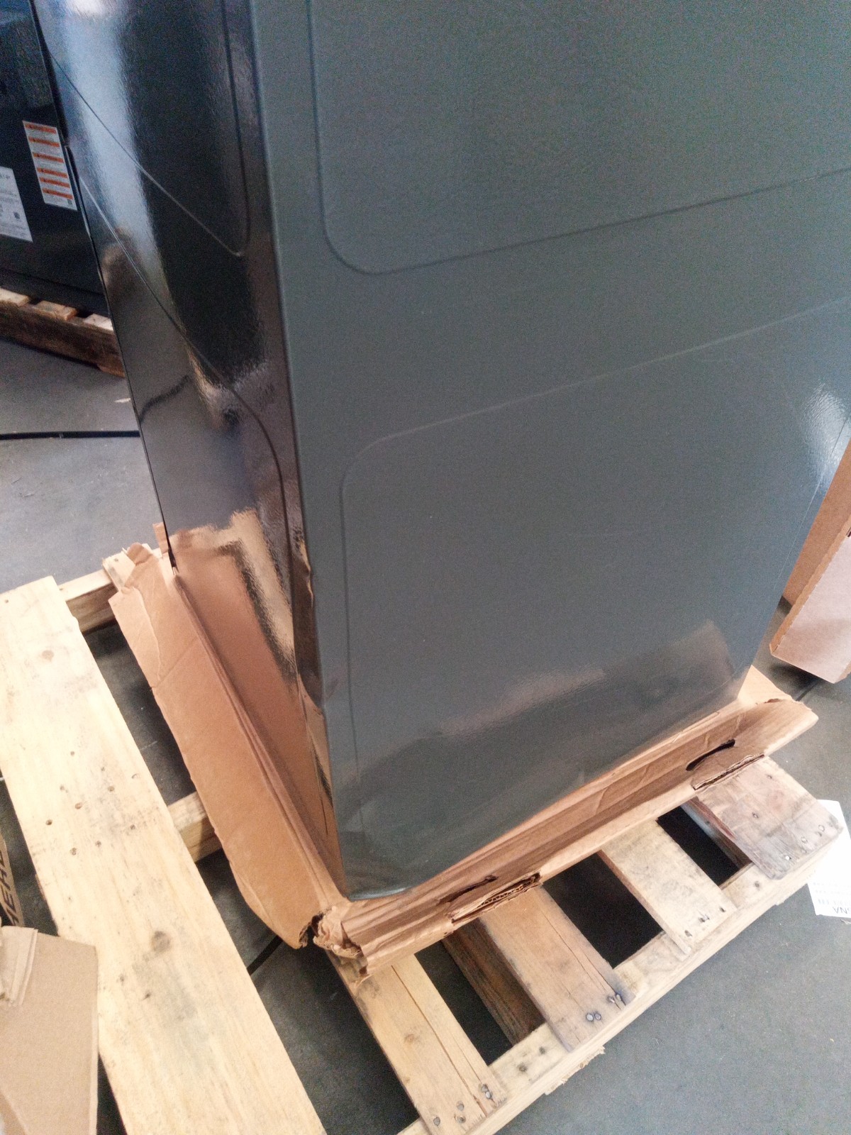 Goodman 3 TON Multi-Positional Air Handling Unit, AVPTC39C14, Scratch & Dent gallery