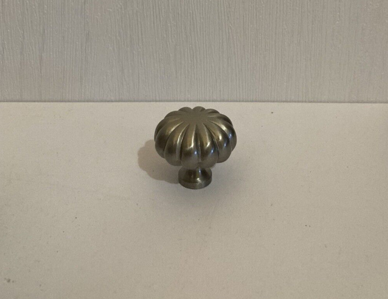 Cabinet Knobs Pulls Melon Scalloped Flower Satin Nickel Boho Retro (lot of 18) gallery