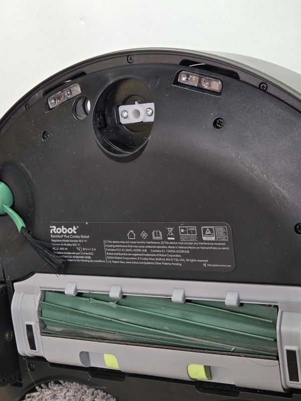 iRobot Roomba Plus 405 Combo robot + AutoWash Dock- Pre-Owned gallery