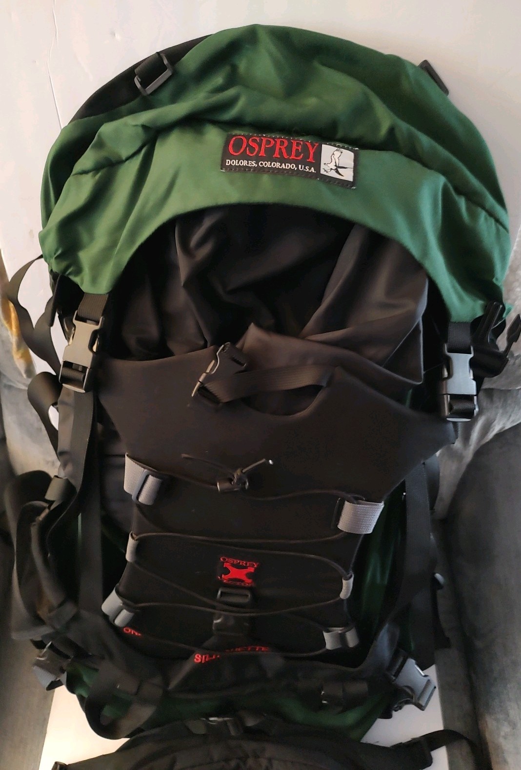 Osprey Vector One Silhouette Men's Medium Hiking Backpack Green With Accessory 5