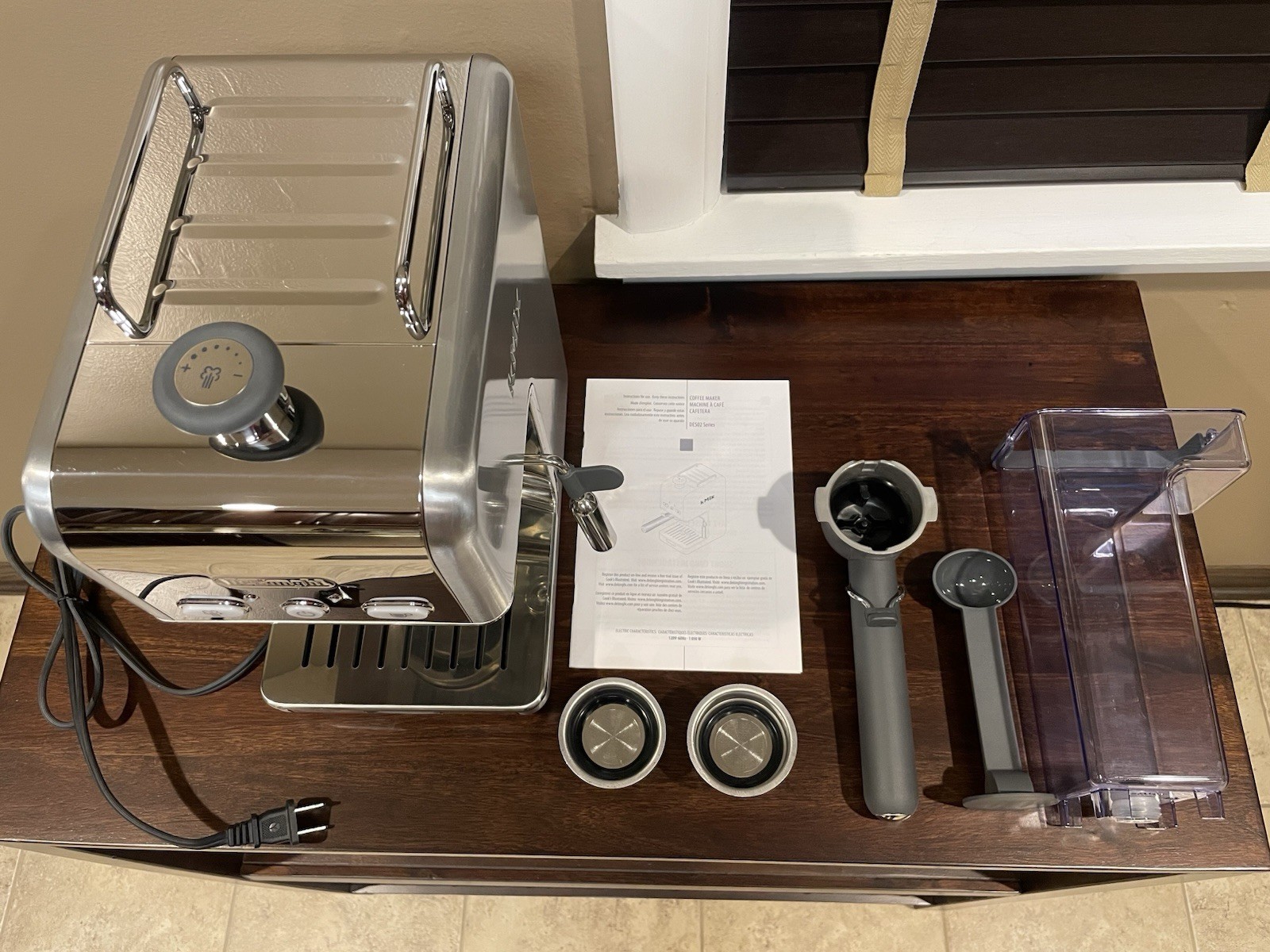 DeLonghi kMix Espresso Machine Stainless Steel/Die-Cast Aluminum Body DES02ST gallery