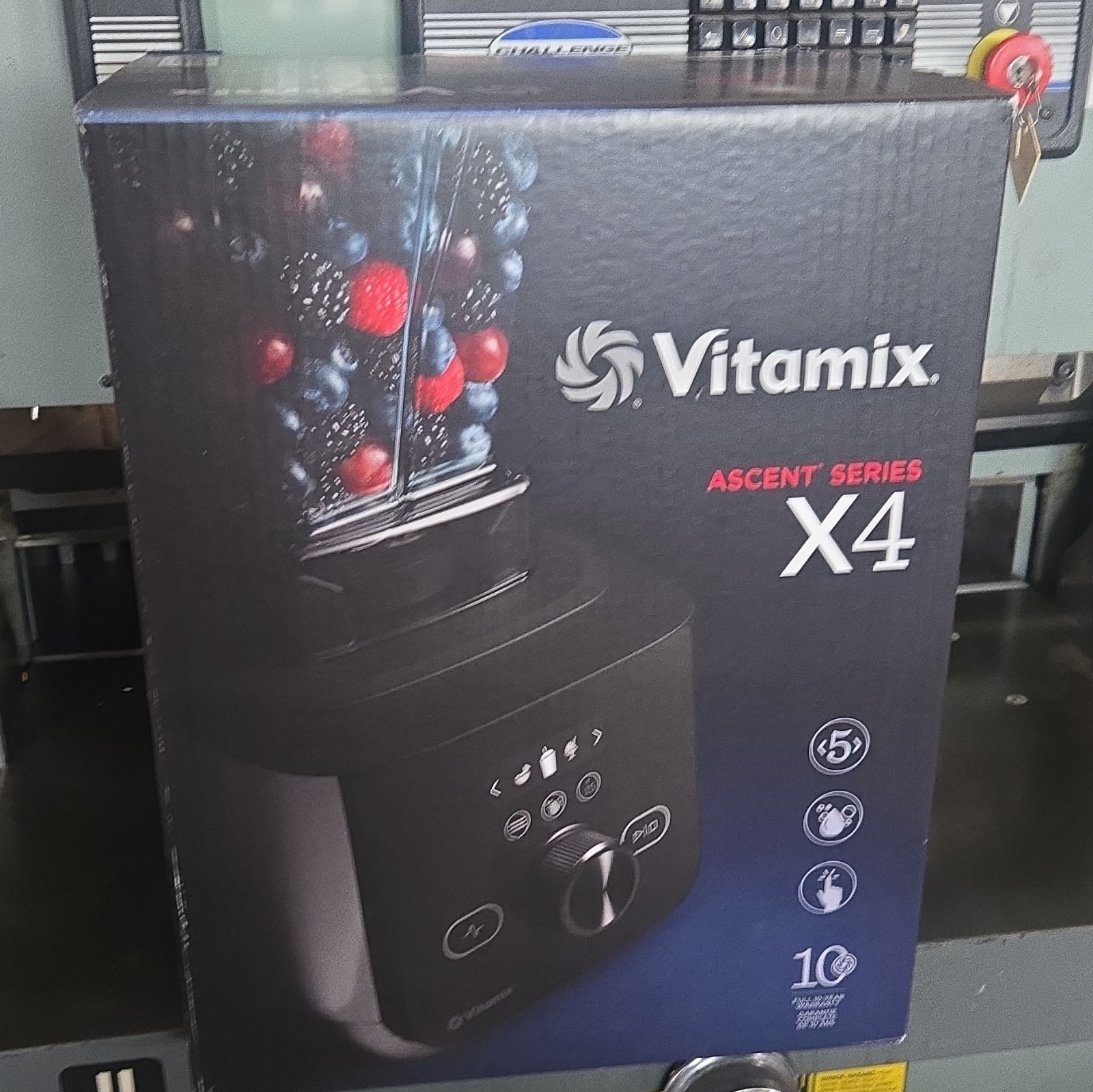 Vitamix Ascent Series X4 Countertop Blender 48 oz 1500W Graphite Variable gallery